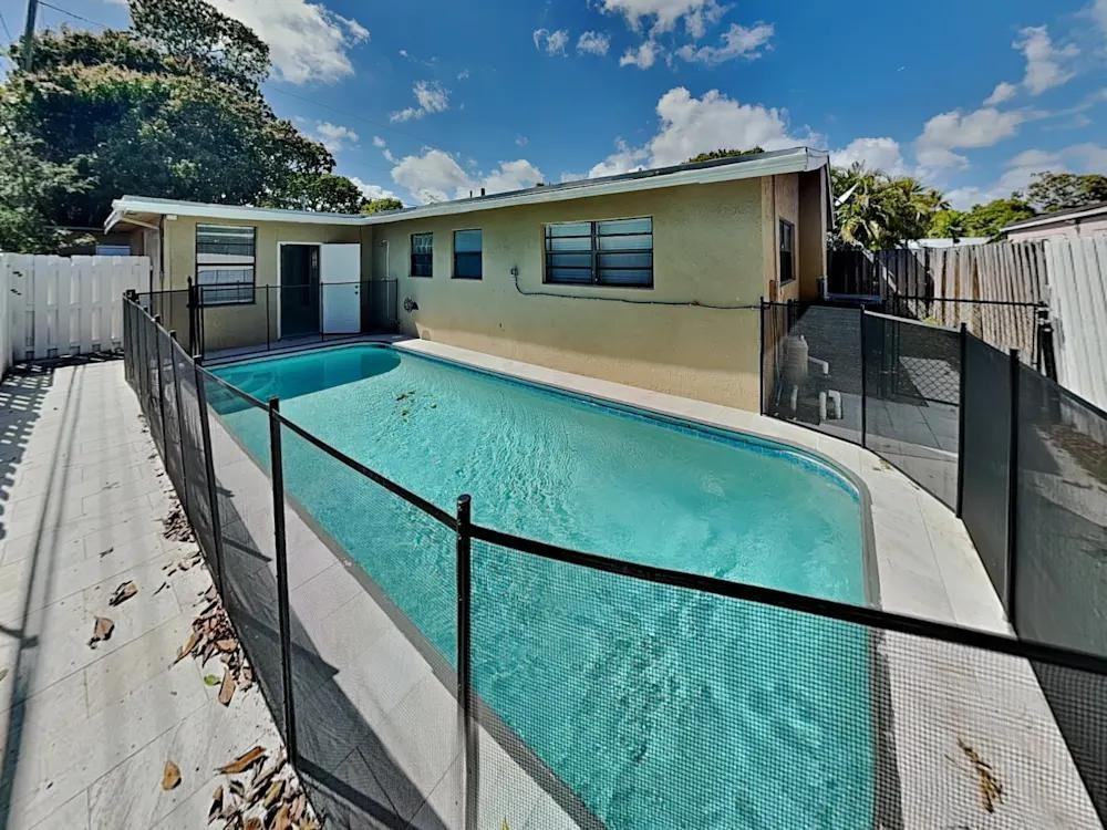 812 Sw 2nd St #NA - Photo 7 of 9