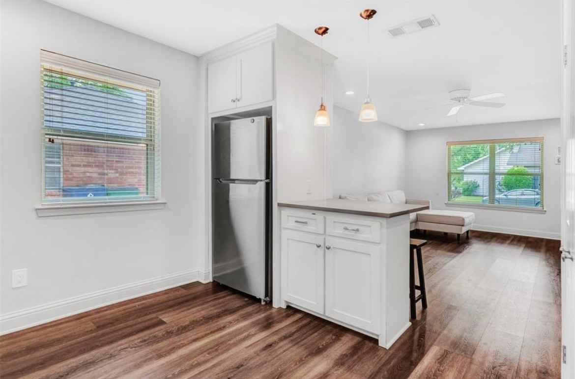 N Graves St #206 - Photo 6 of 10