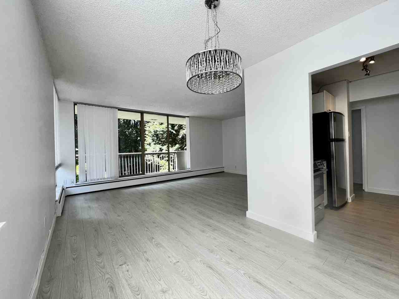 2020 Fullerton Avenue #208 - Photo 6 of 20