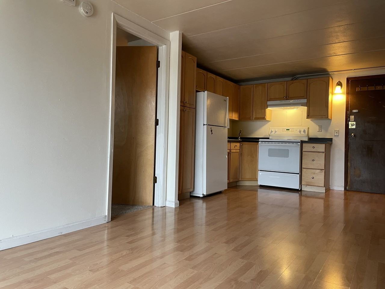 408 S Park St #1 - Photo 4 of 14