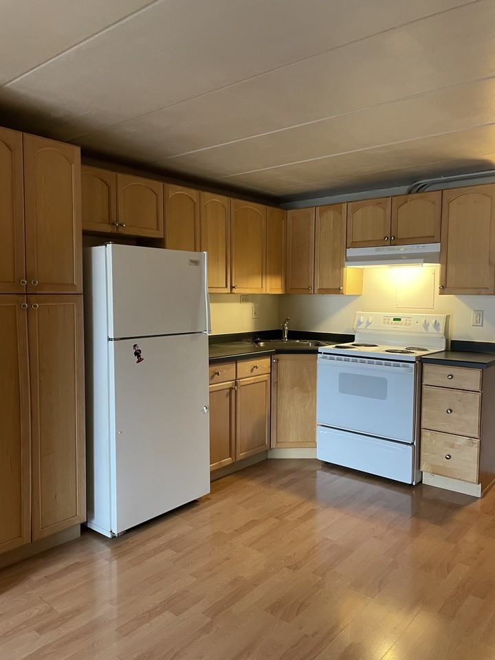 408 S Park St #1 - Photo 6 of 14