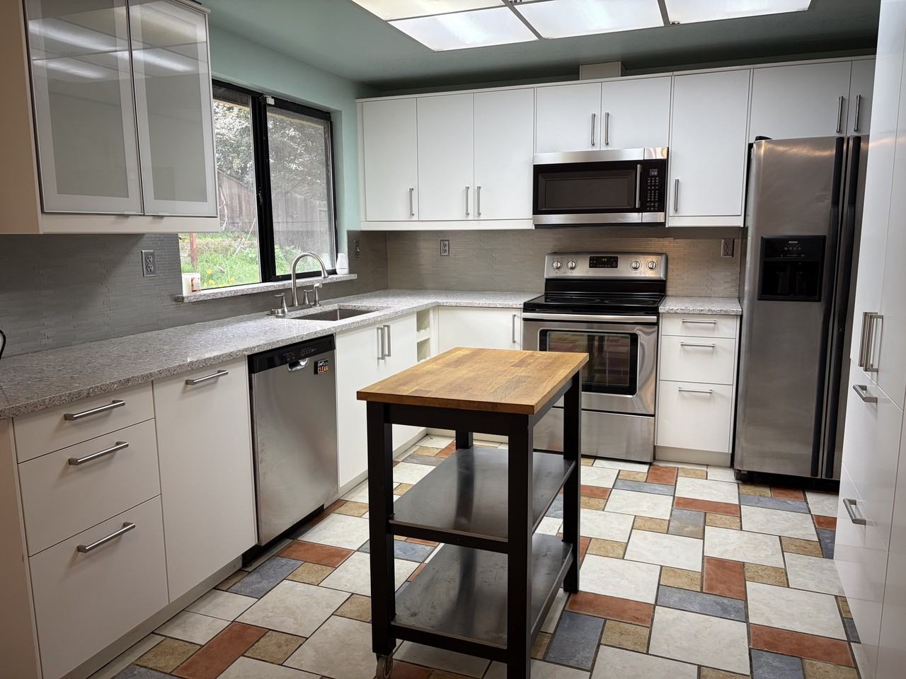 2220 Coroval Dr #NA - Photo 2 of 7