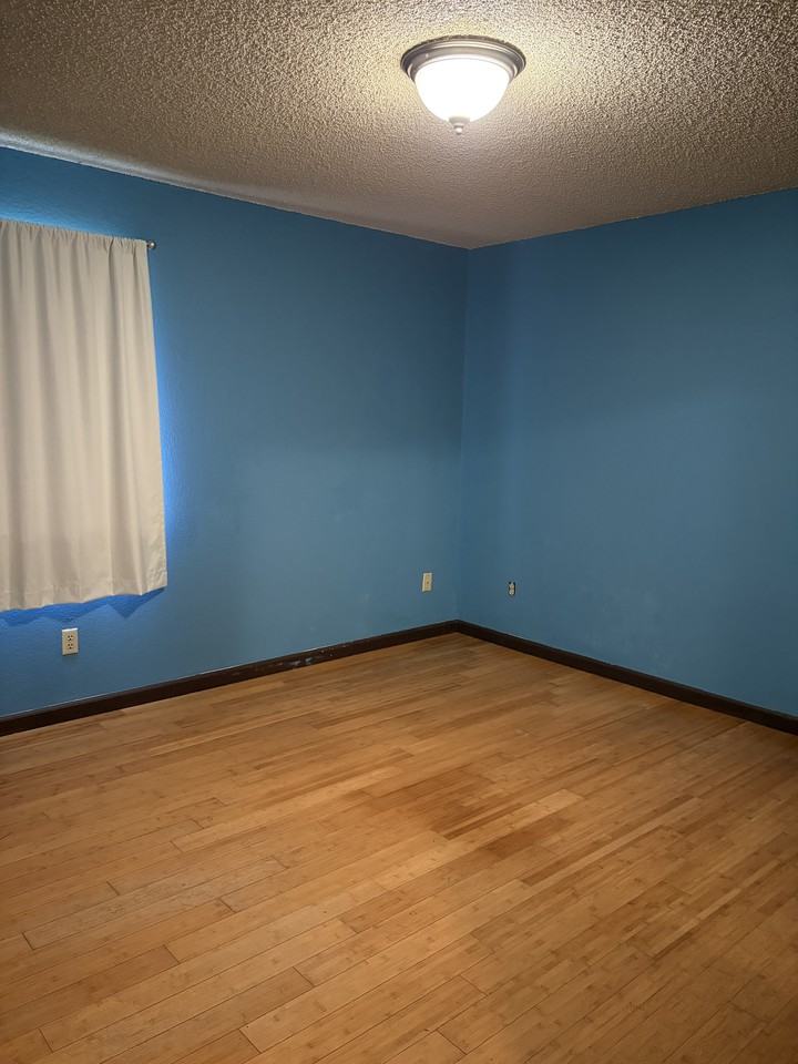 2220 Coroval Dr #NA - Photo 4 of 7