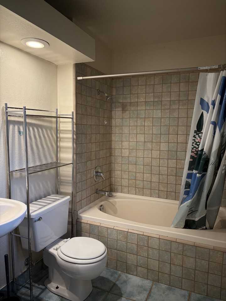 2220 Coroval Dr #NA - Photo 5 of 7