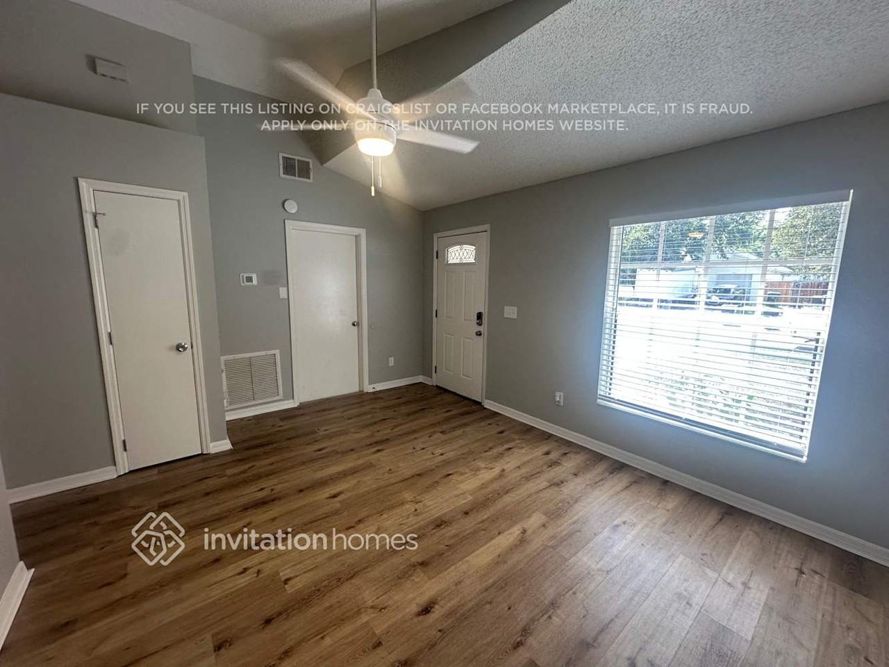 5621 Piney Ridge Dr - Photo 4 of 16