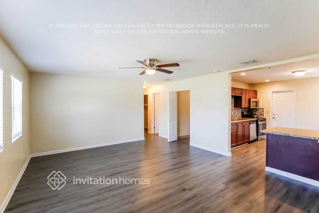 3780 Sw 16th Pl - Photo 3 of 17