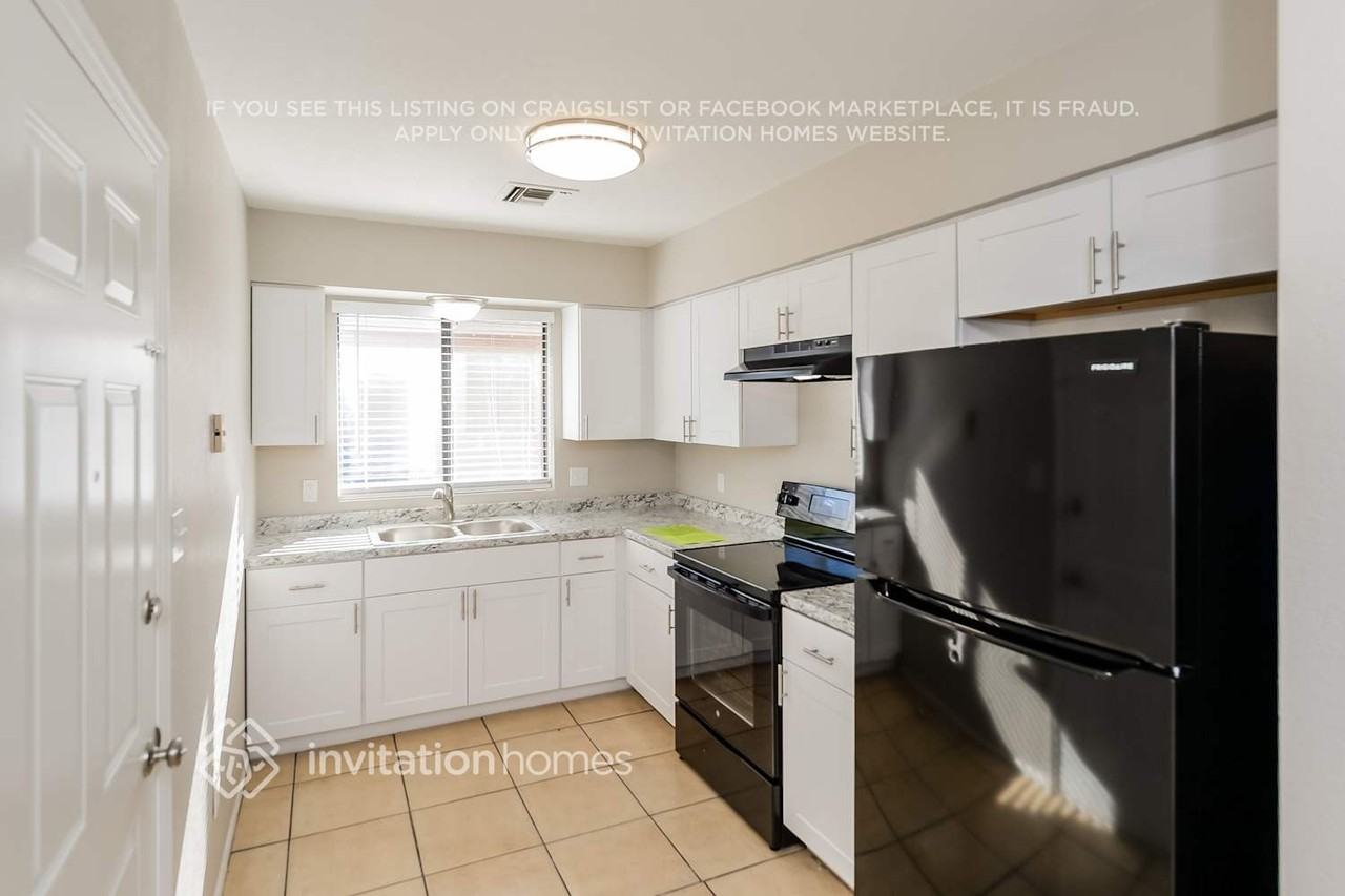 4447 E Contessa St #A - Photo 7 of 16