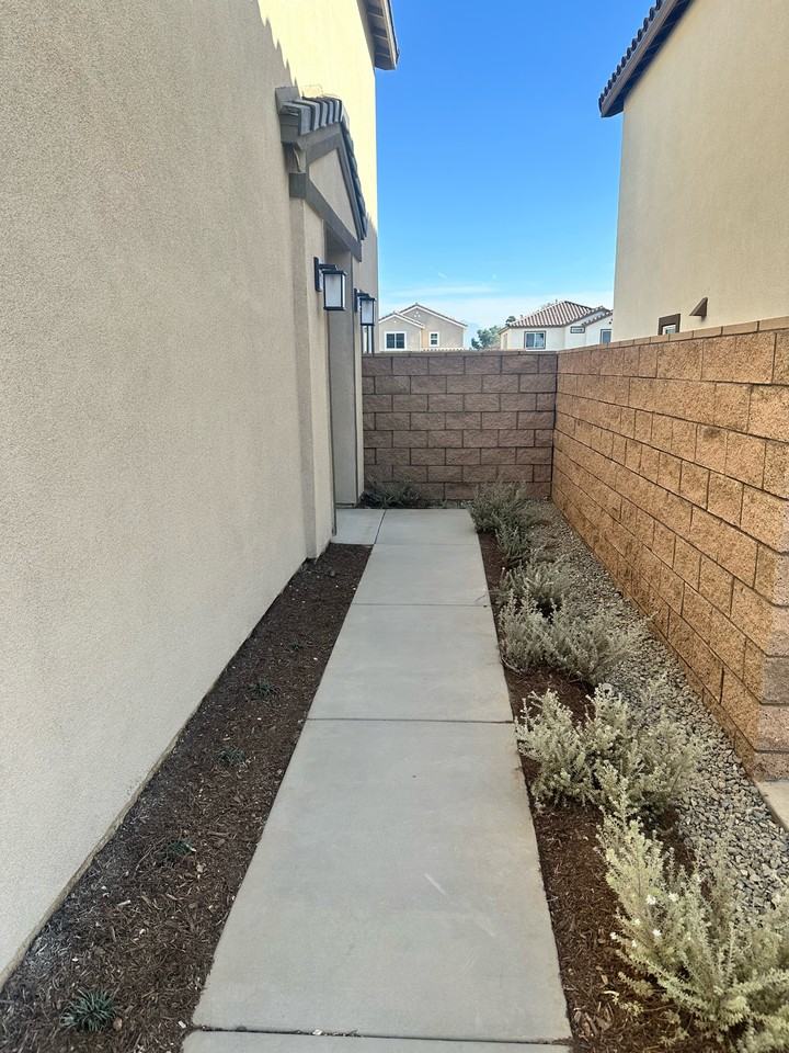 158 N Sutter Ave #1 - Photo 2 of 25