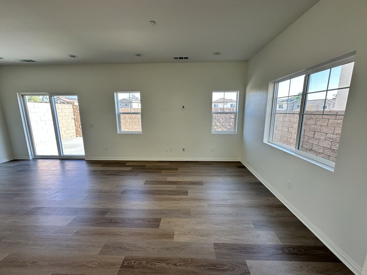 158 N Sutter Ave #1 - Photo 5 of 25