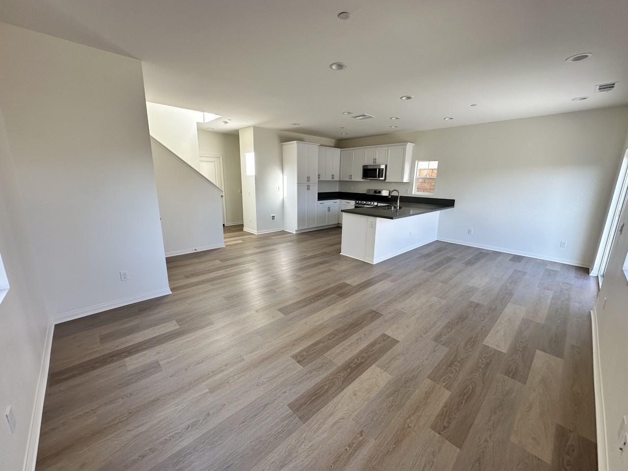 158 N Sutter Ave #1 - Photo 6 of 25