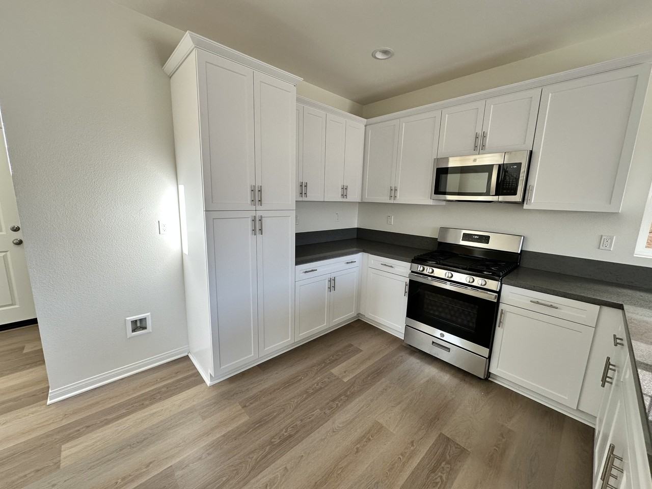 158 N Sutter Ave #1 - Photo 7 of 25