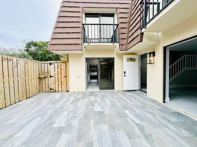 403 4th Lane - Photo 3 of 8