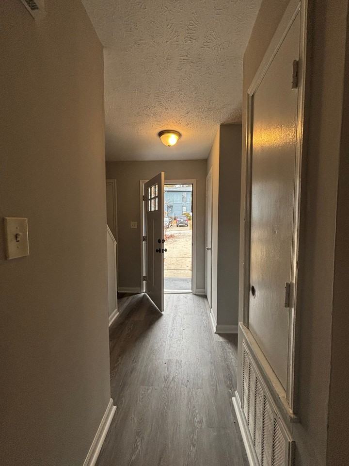 Aftonshire Drive 5713 - 1 #1 - Photo 3 of 16