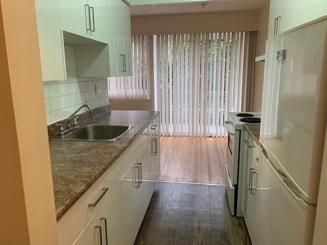 Brooks Manor - Photo 5 of 17