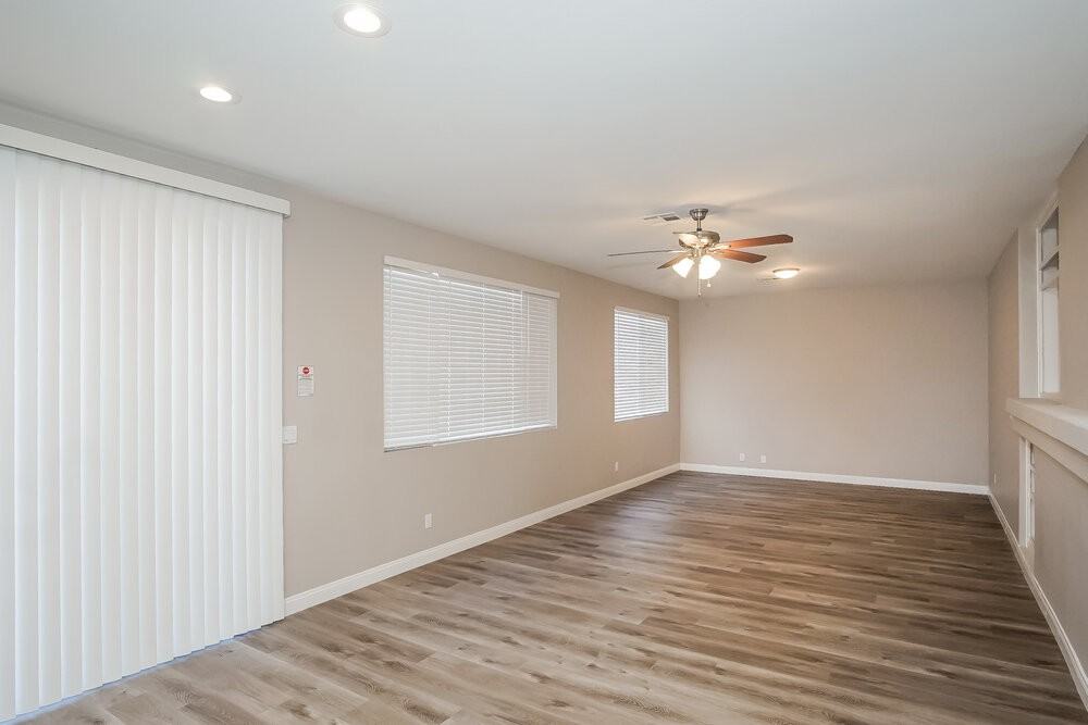 8185 Flanders Terrace Dr - Photo 5 of 17