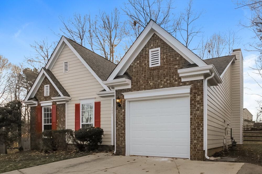 2601 Clarencefield Dr - Photo 4 of 16