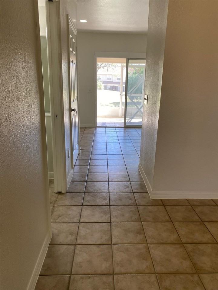 4251 Plantation Cove Dr #1 - Photo 5 of 16