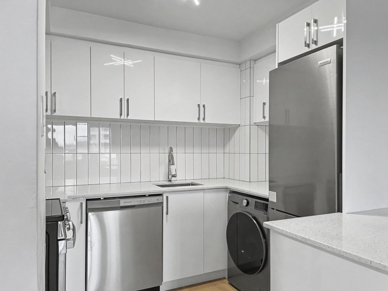 Place Sussex - Photo 6 of 50