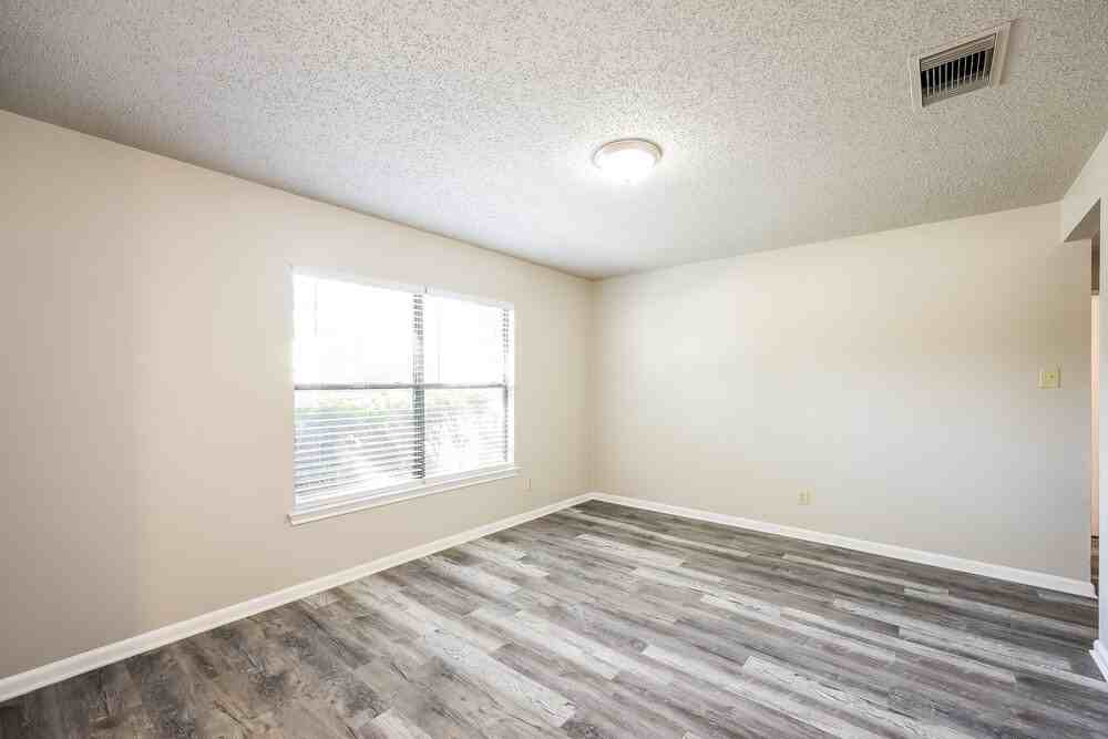 9771 Criswell Crk - Photo 7 of 17