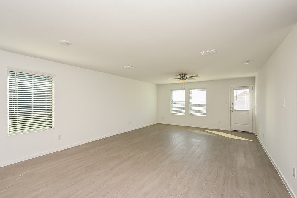 2213 La Vista Ln - Photo 3 of 16