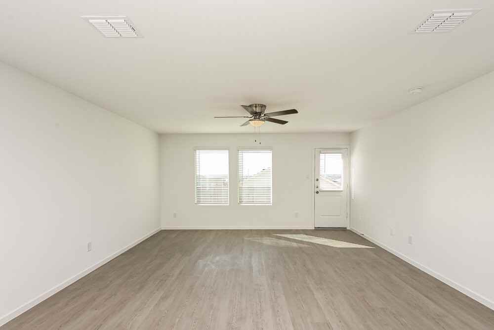 2213 La Vista Ln - Photo 4 of 16