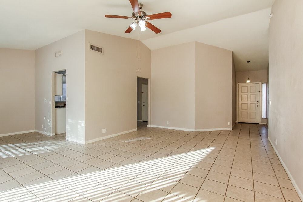 6157 N 87th Ln - Photo 4 of 16