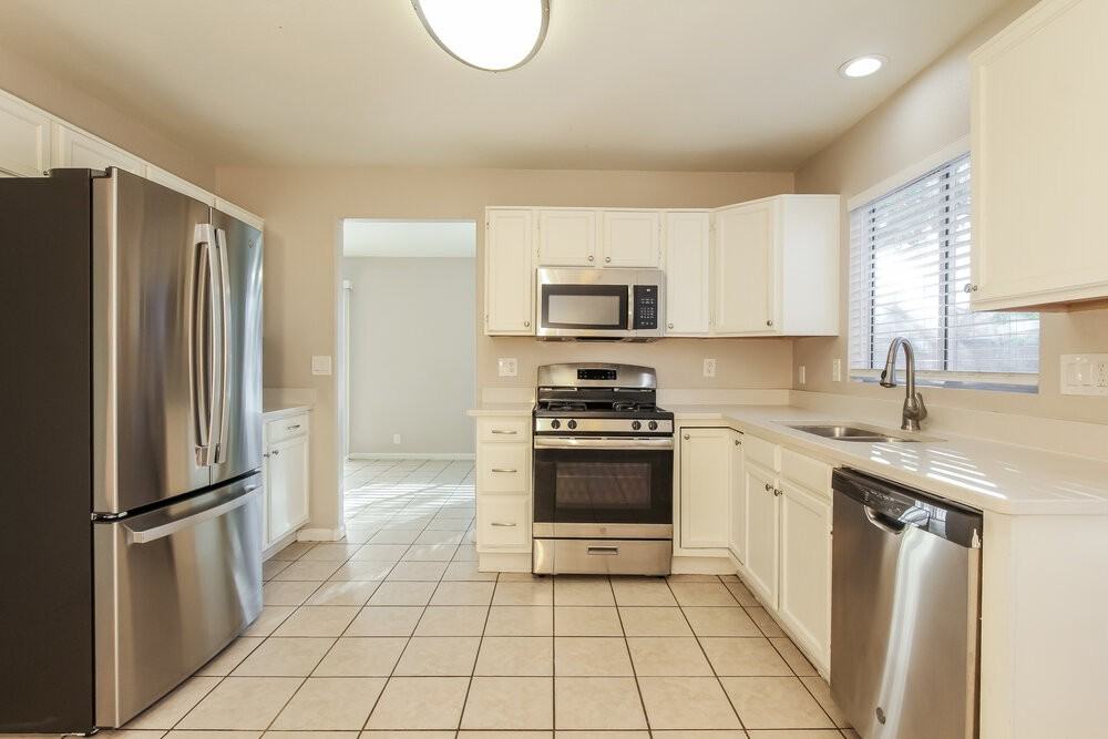 6157 N 87th Ln - Photo 6 of 16