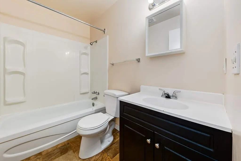 Hawkwood - Photo 4 of 30