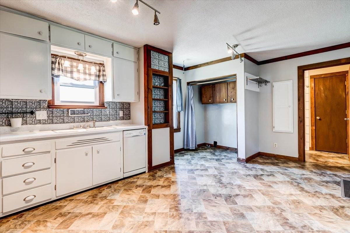 760 Frank St #1 - Photo 3 of 10