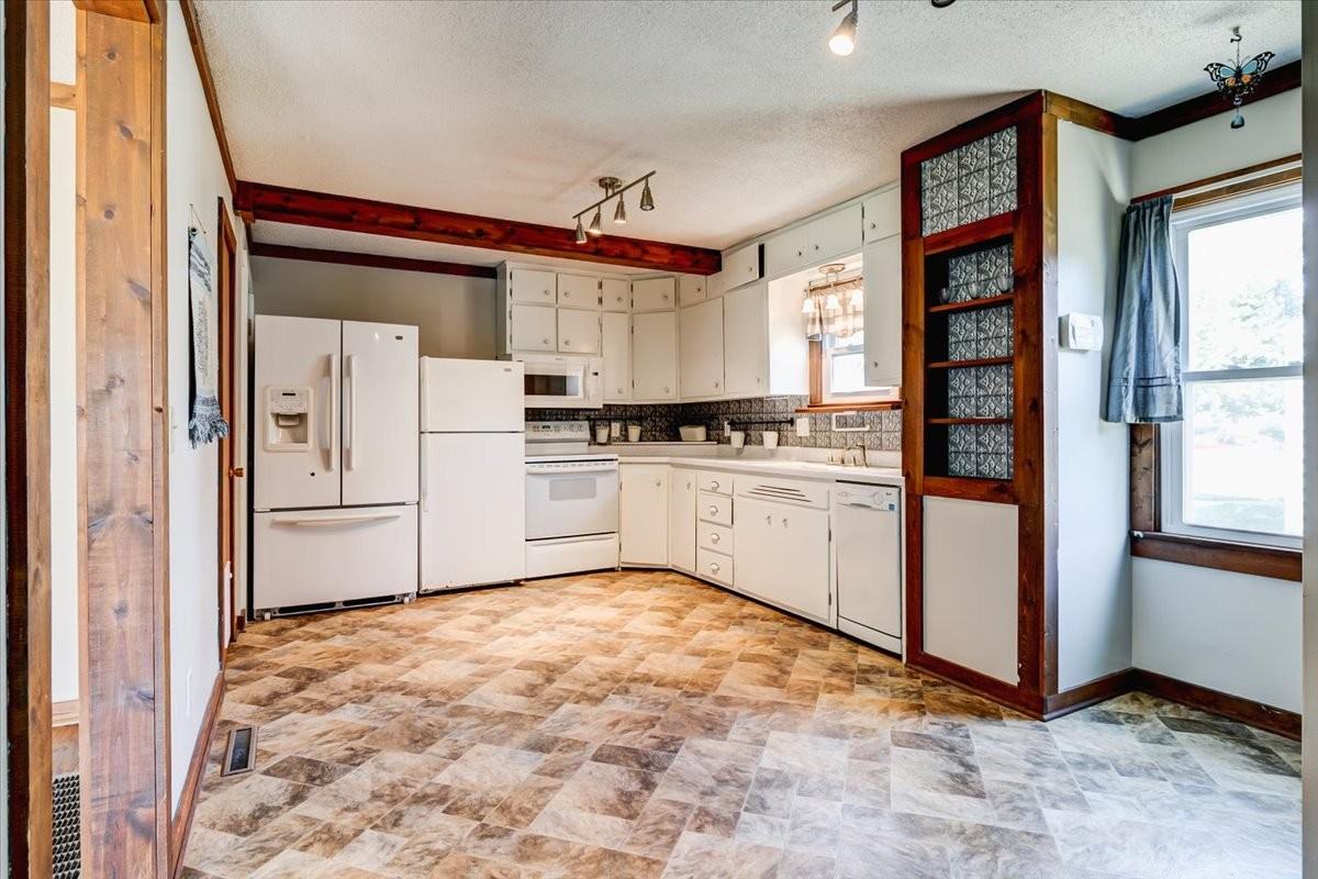 760 Frank St #1 - Photo 4 of 10