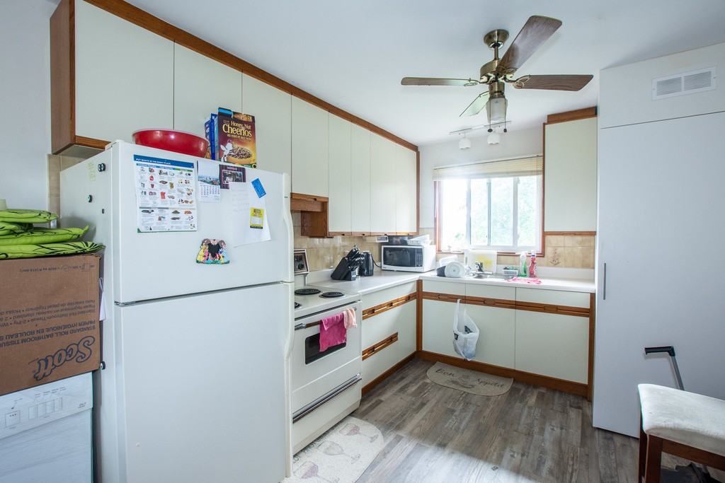 152 Stone Church Rd E - Photo 4 of 14