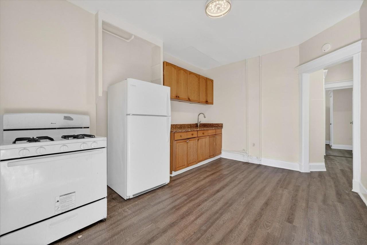 74 Oak St - Photo 2 of 10