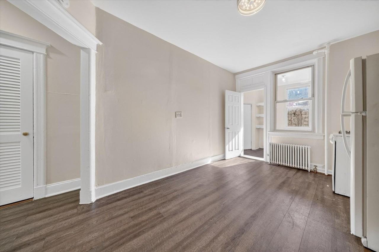 74 Oak St - Photo 4 of 10