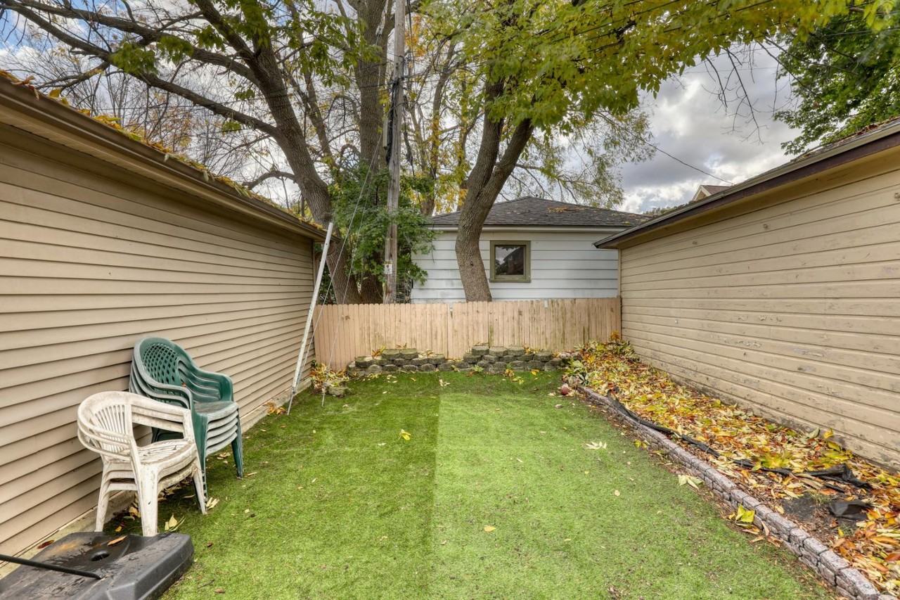 5113 W Wisconsin Ave - Photo 4 of 10