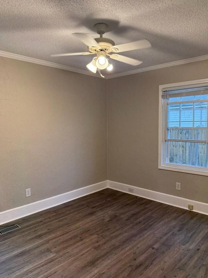 153 Central Drive - Photo 7 of 9