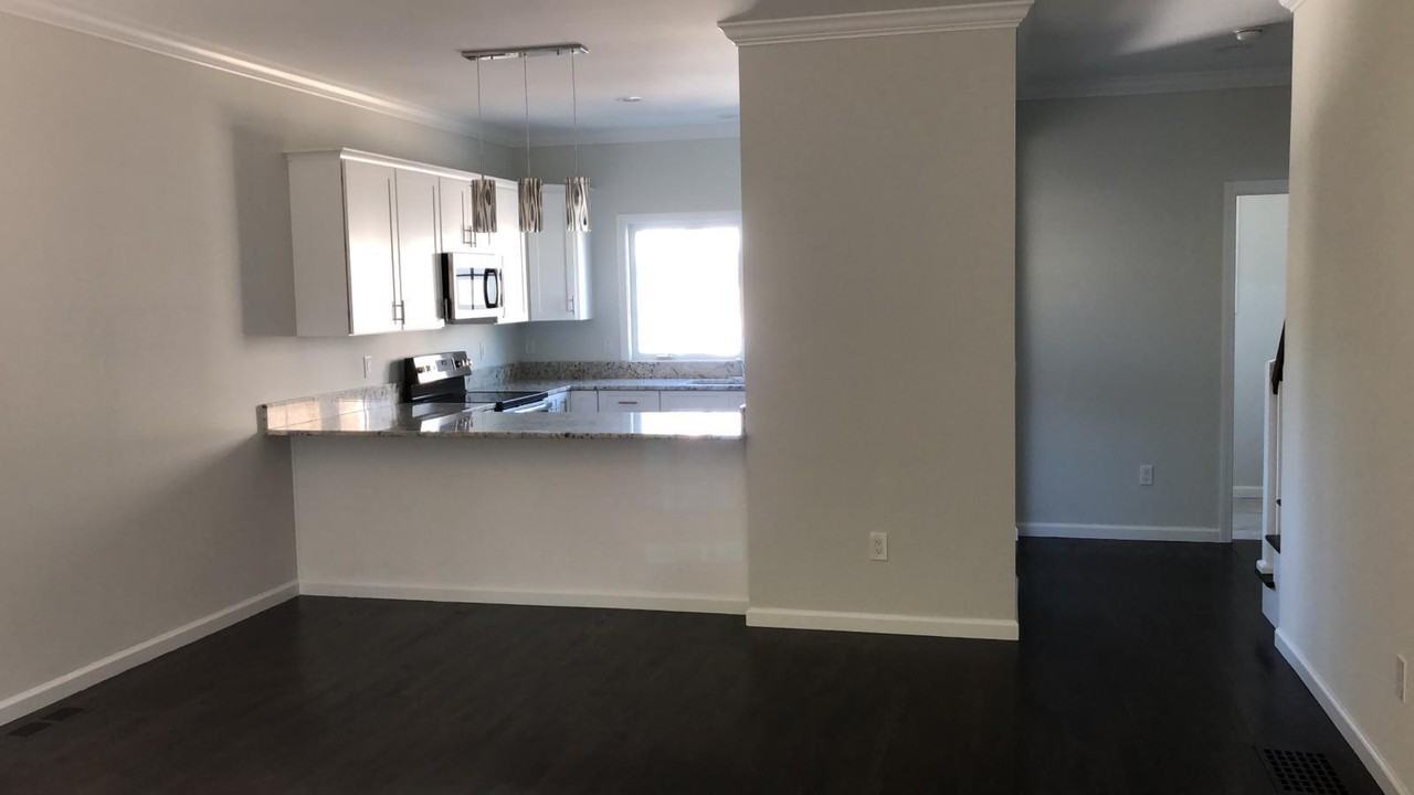 TRIANGLE APARTMENTS LLC - Photo 7 of 10