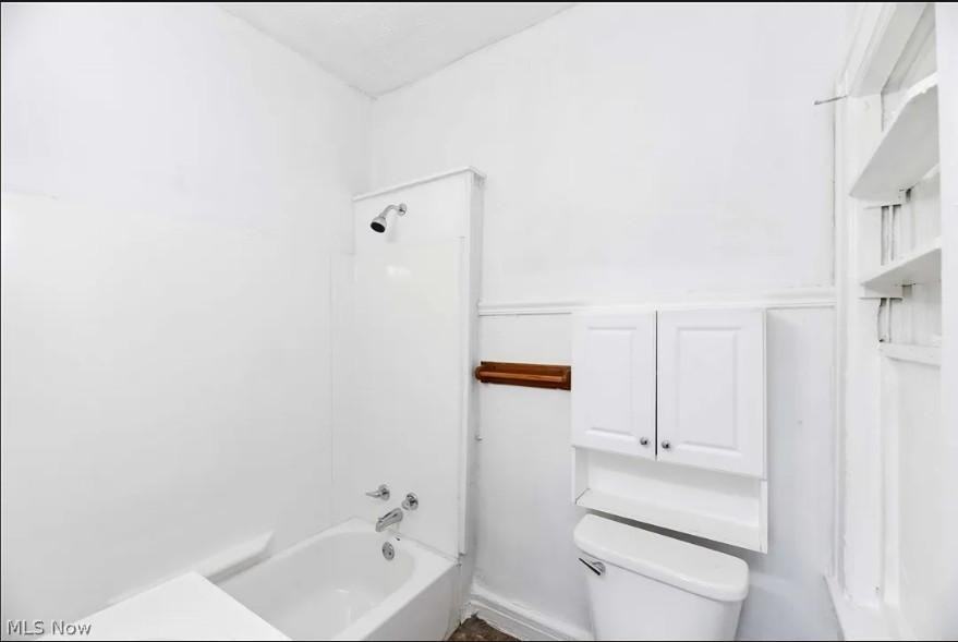 14104 Aspinwall Ave - Photo 3 of 5