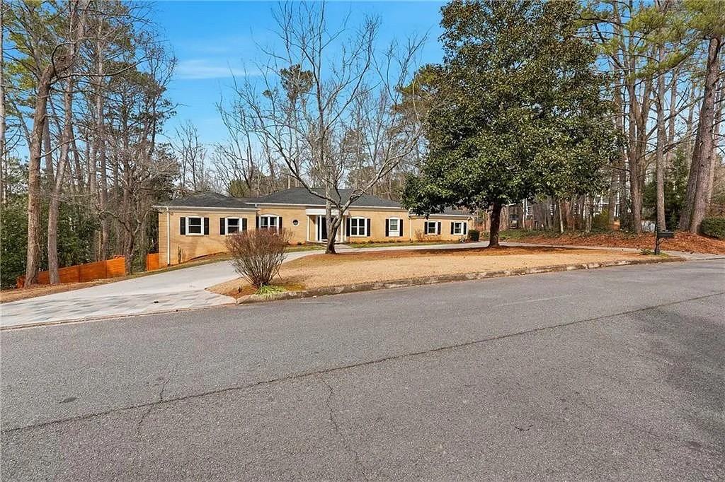 125 River Park Dr - Photo 3 of 34