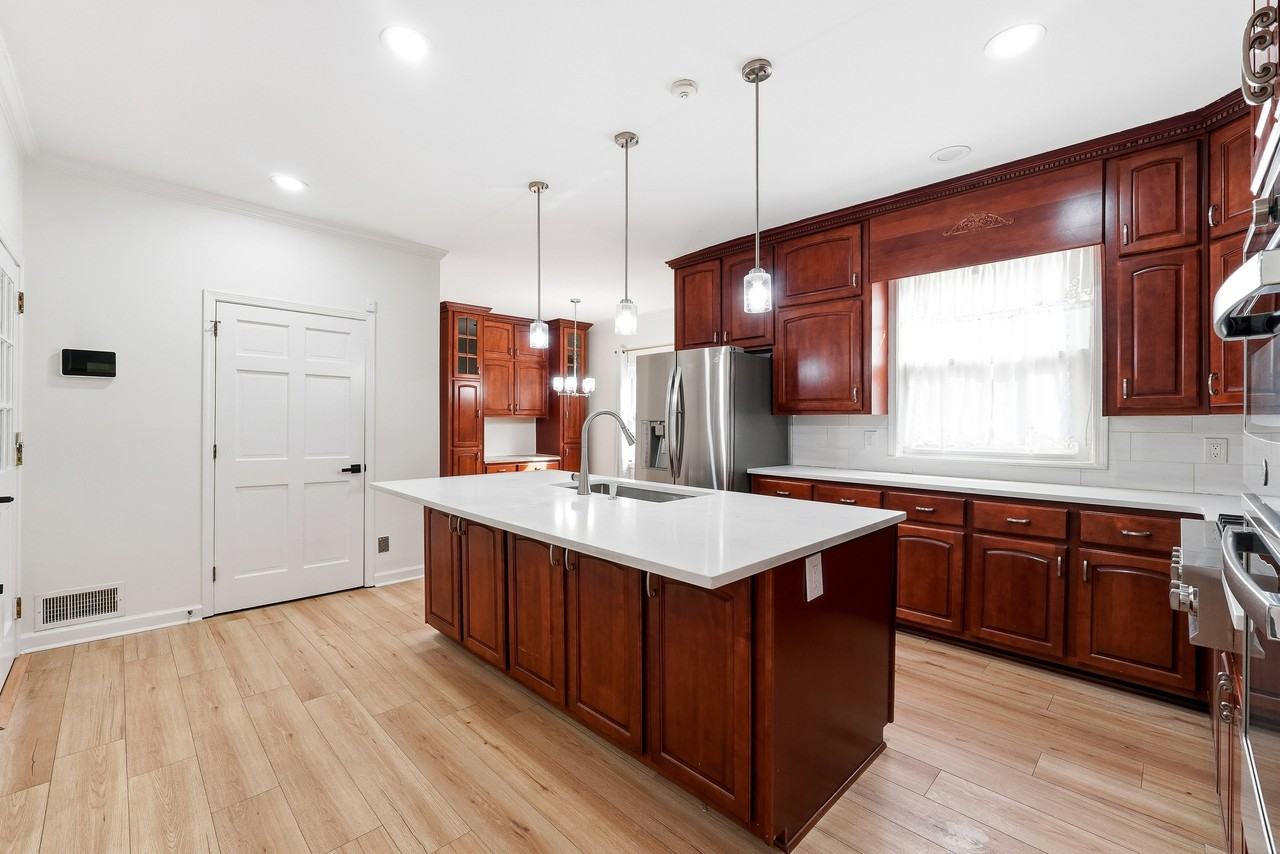 125 River Park Dr - Photo 7 of 34