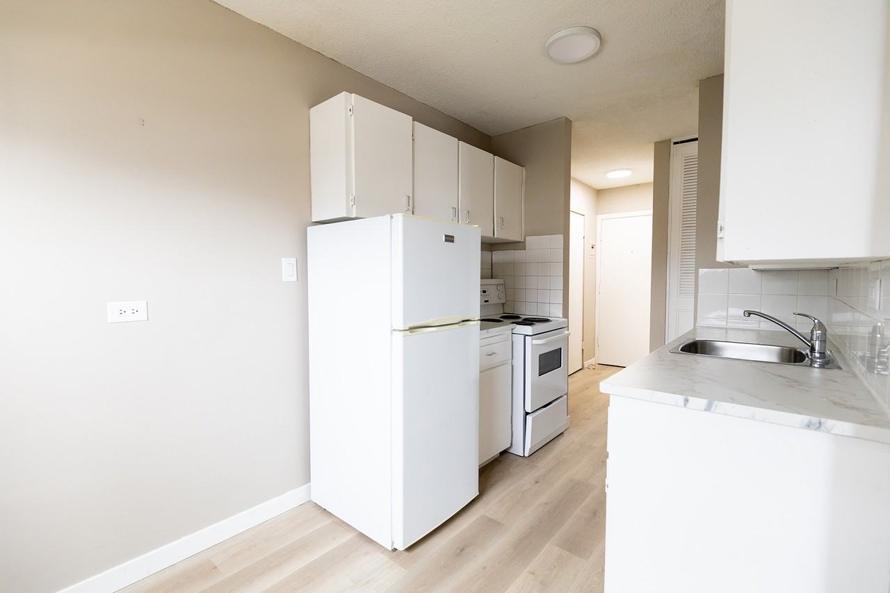 Westbrook Manor - Photo 6 of 14