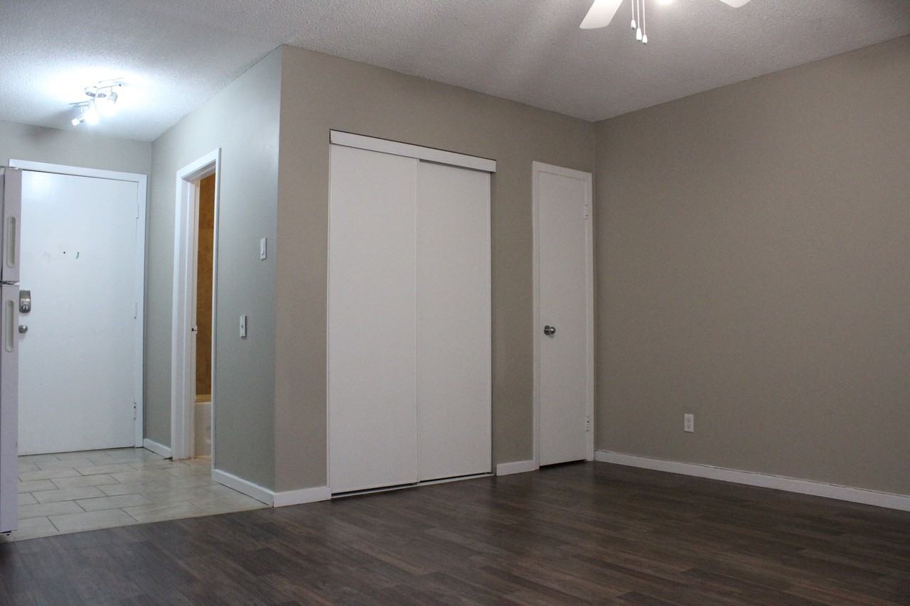 Villa Apartments - Photo 6 of 10