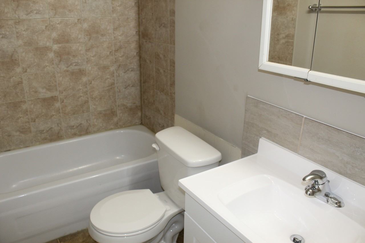 Malibu House - Photo 5 of 13