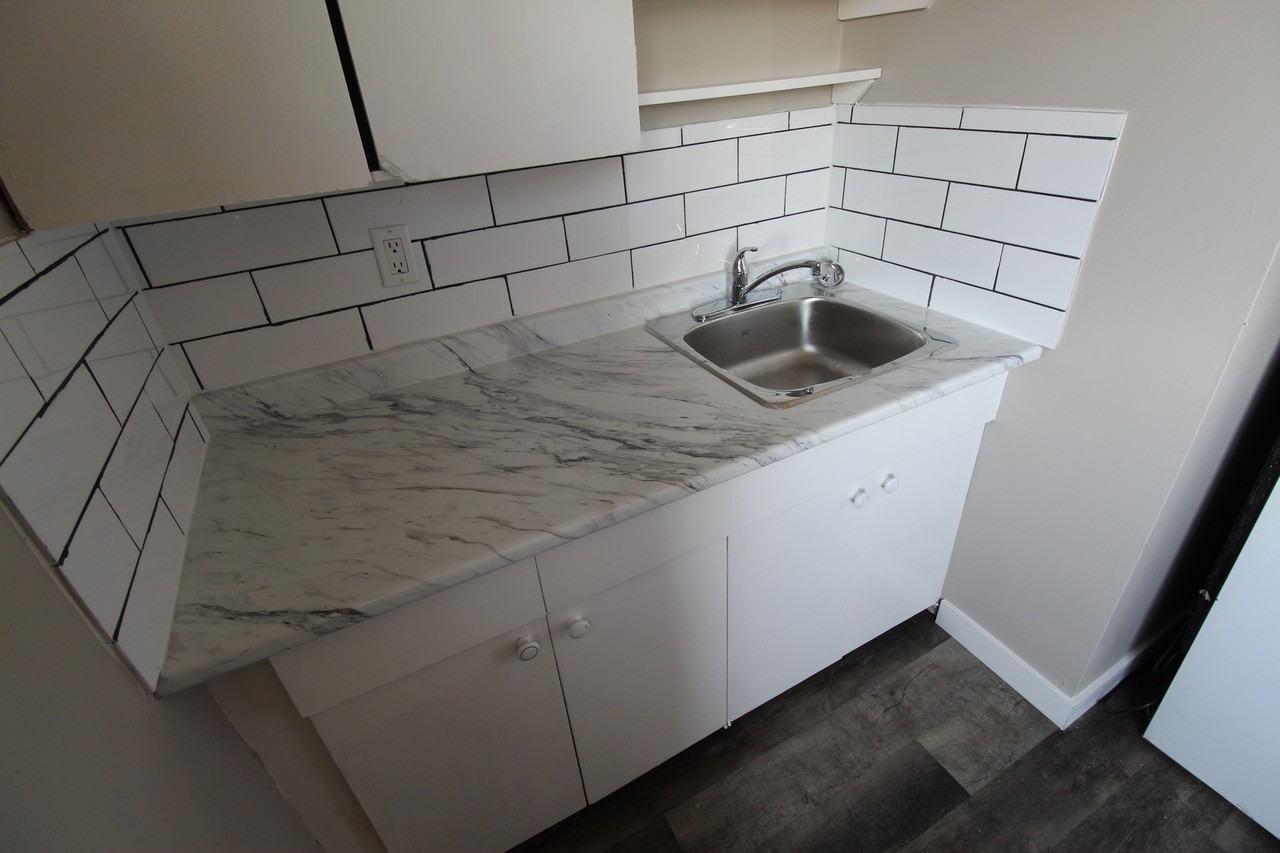 Hartford Apartments - Photo 3 of 11