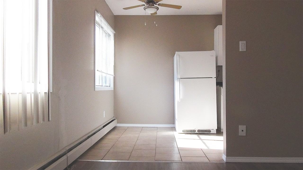 Hilton Manor - Photo 3 of 7