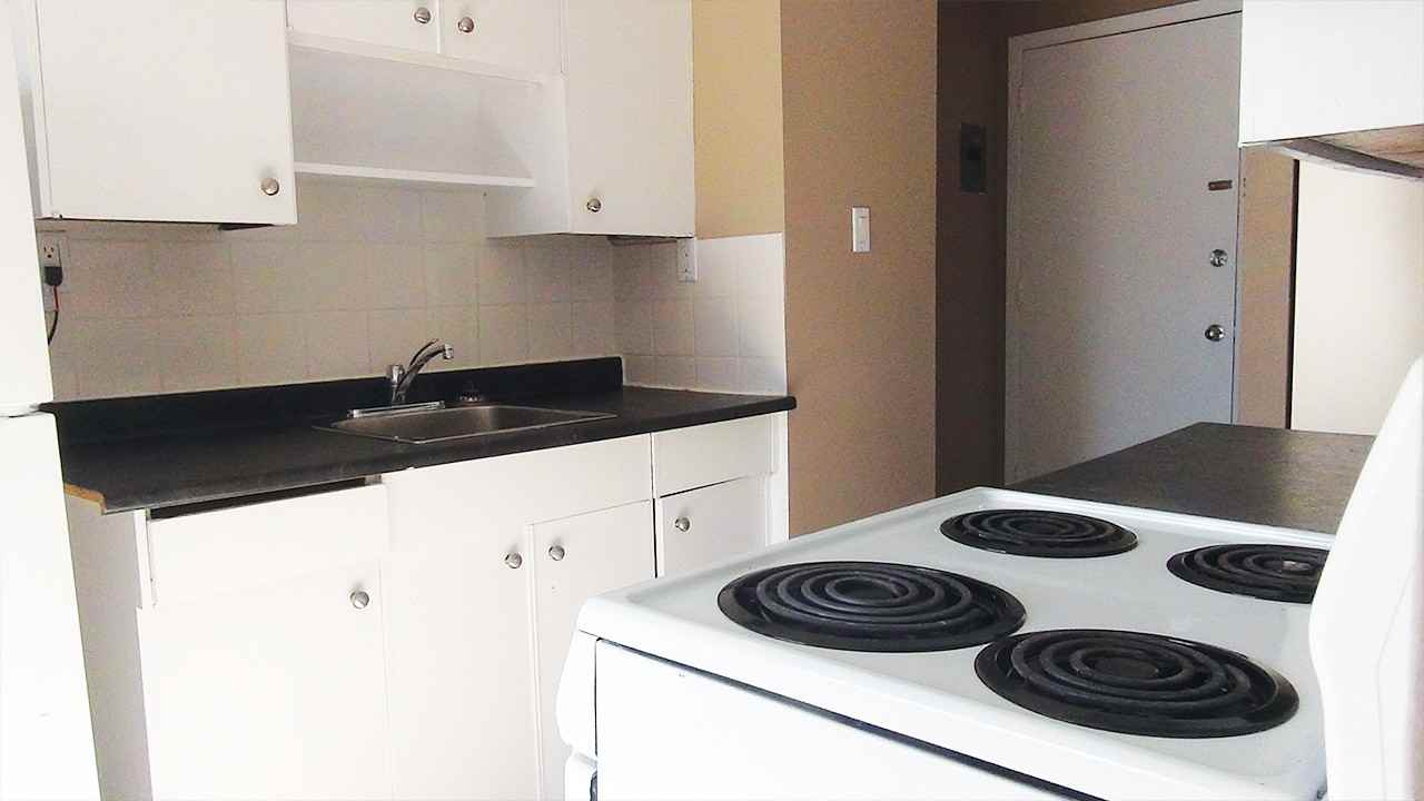 Hilton Manor - Photo 5 of 7