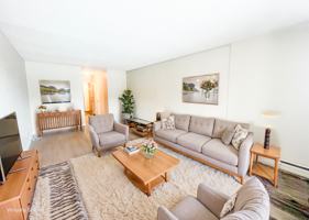 featured image of 3954 Rae St