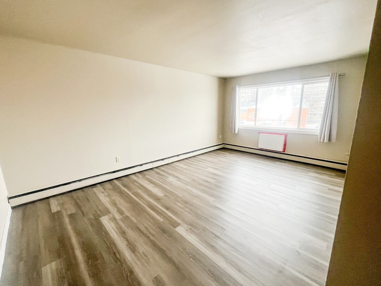 Ret 4039 - Photo 7 of 13