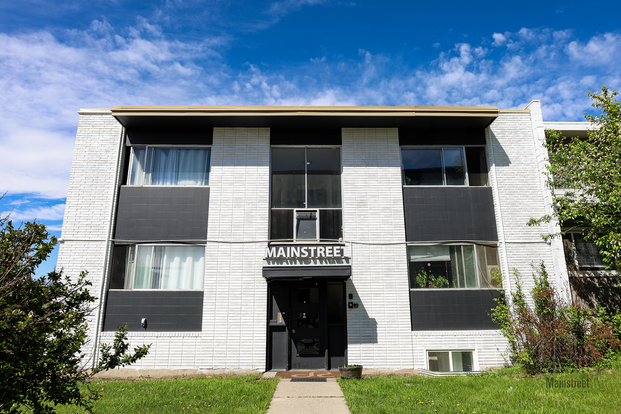 Nazir Manor - Photo 5 of 14