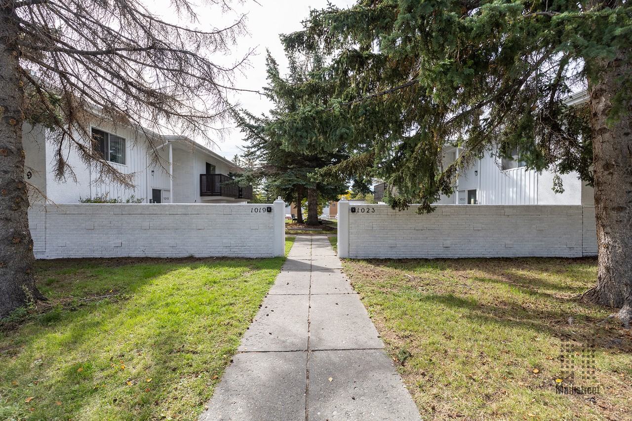 Triwood Gardens - Photo 2 of 19