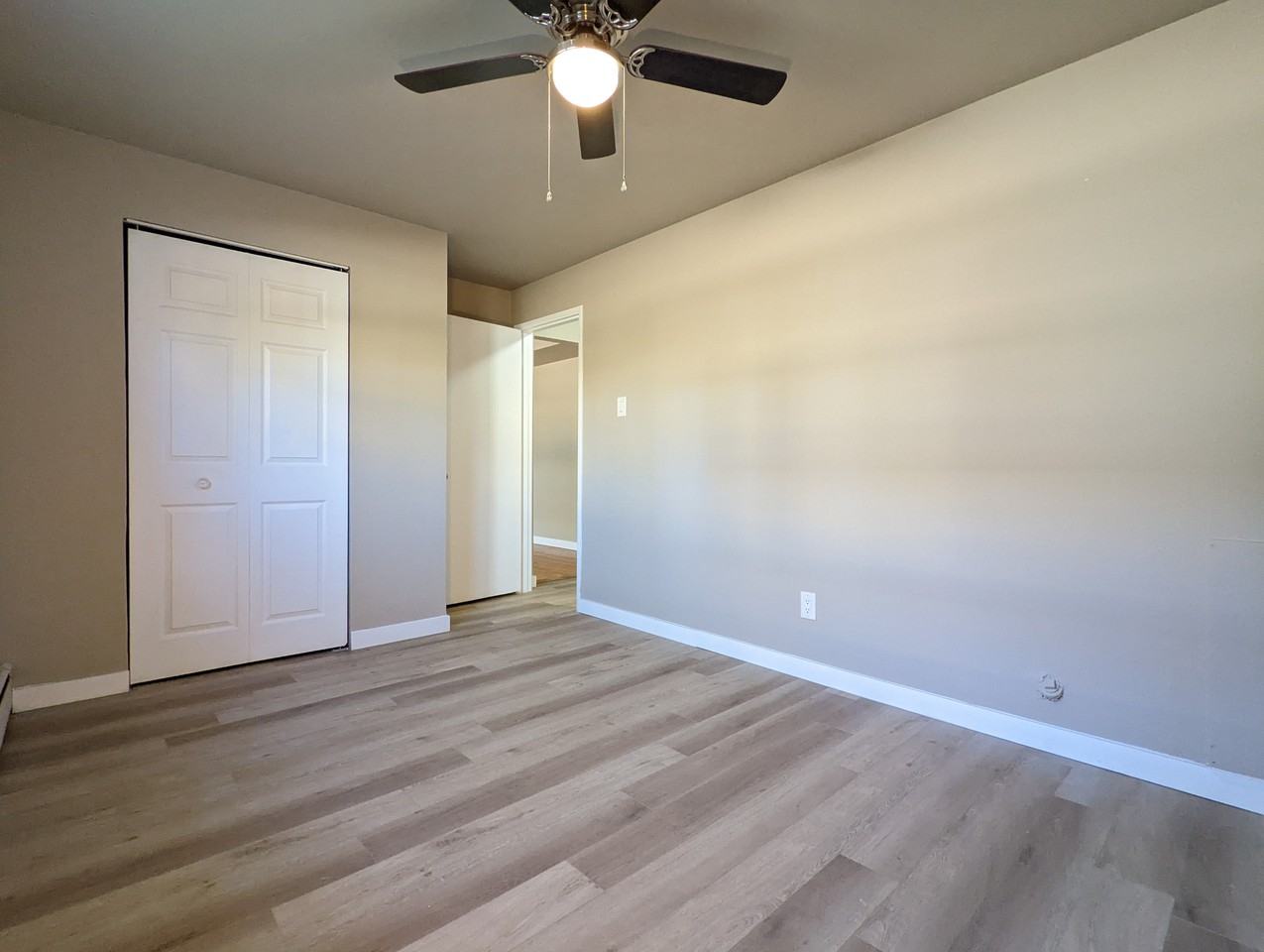 Rossdale Apartments 2 - Photo 5 of 9